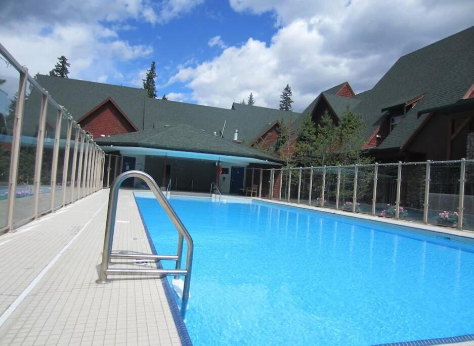Relaxing Mountain Getaway at Mystic Springs