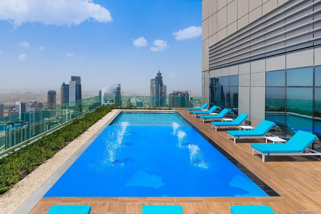 Paramount Midtown by Luxe Living