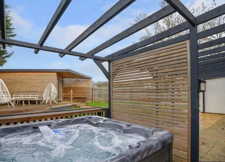 Heart of Hartwell-Indoor GYM-Game Room-Hot tub