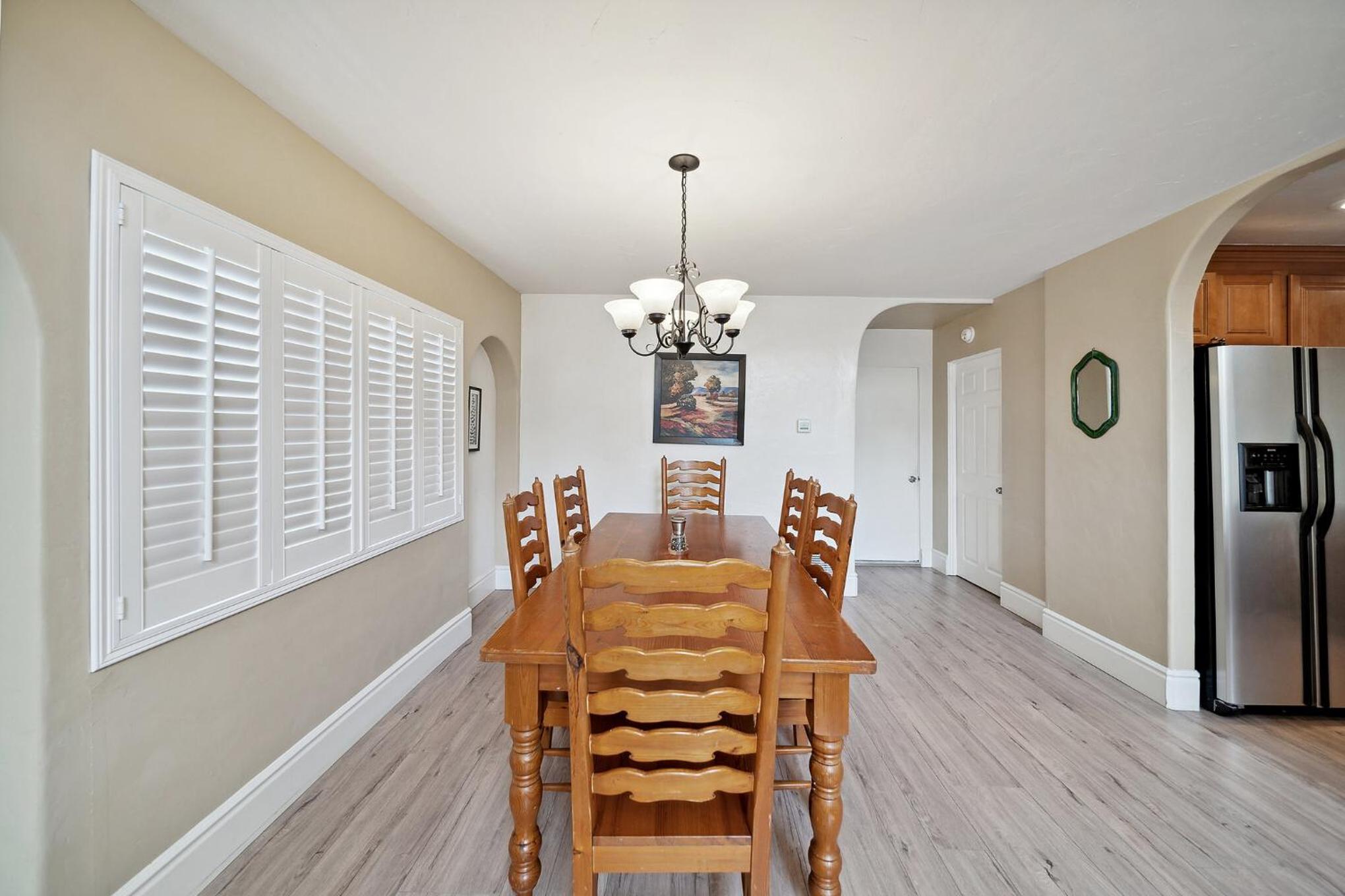 Pet Friendly Gem Near the Beach and Shopping