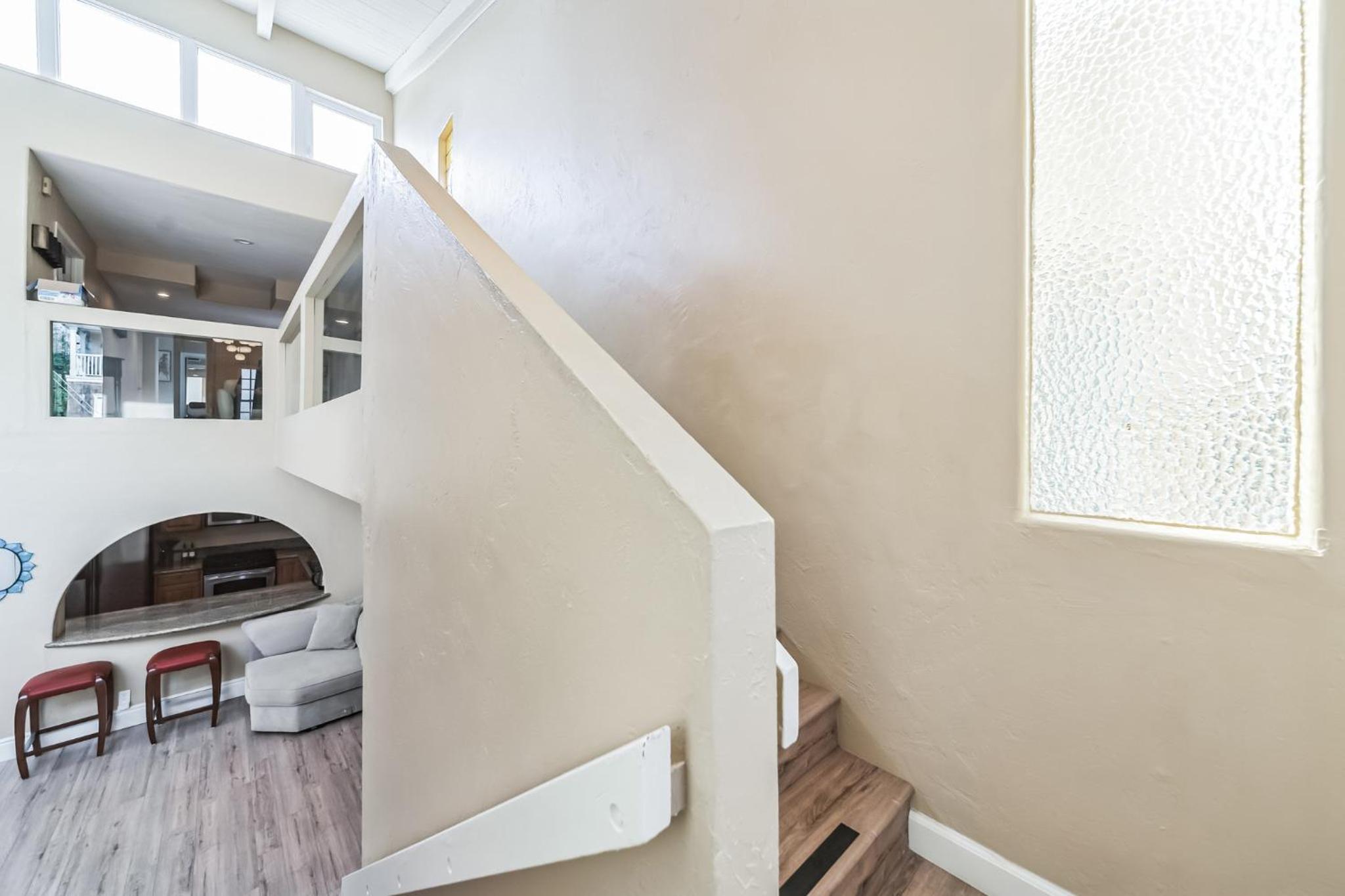 Pet Friendly Gem Near the Beach and Shopping