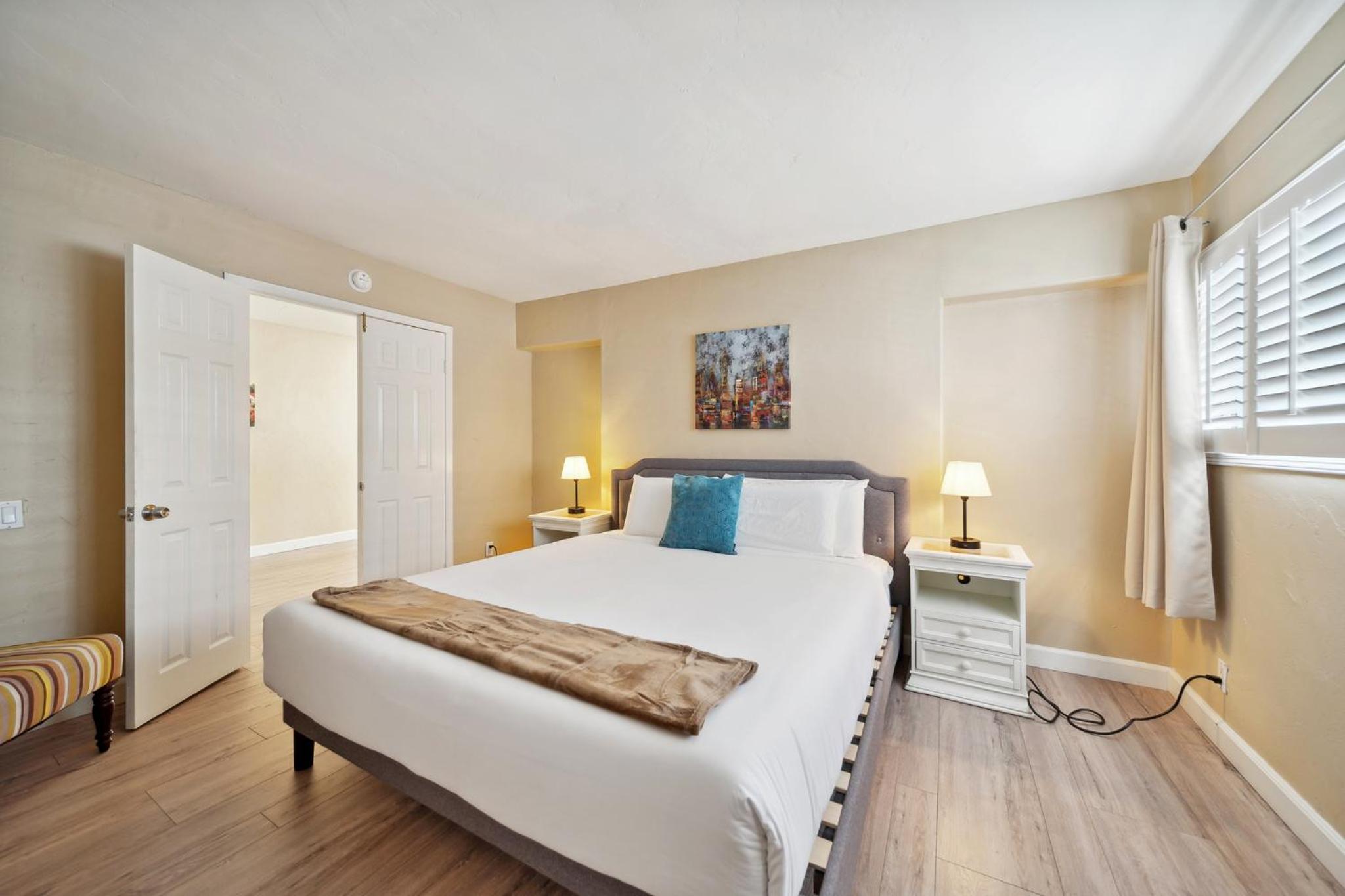 Pet Friendly Gem Near the Beach and Shopping