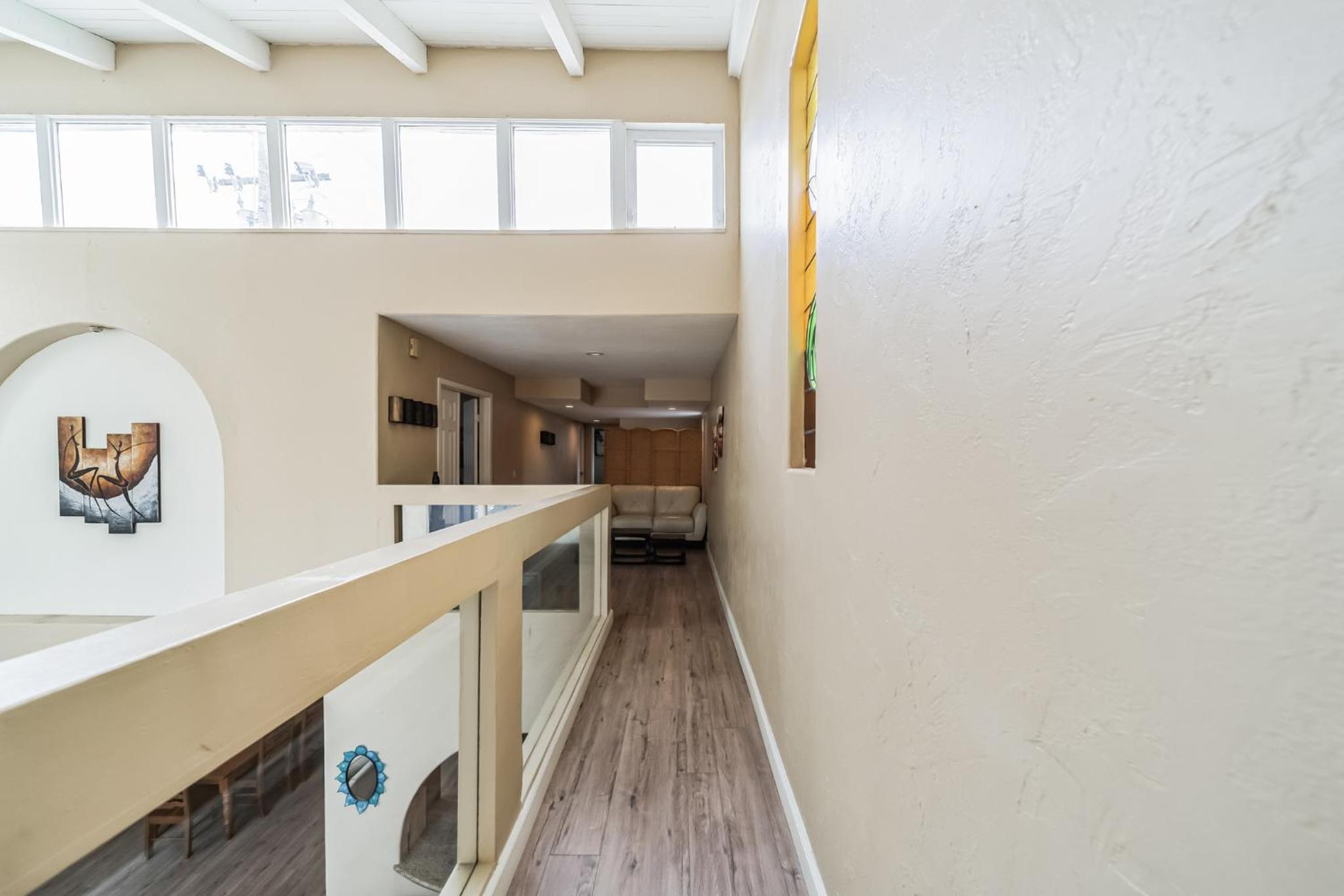 Pet Friendly Gem Near the Beach and Shopping