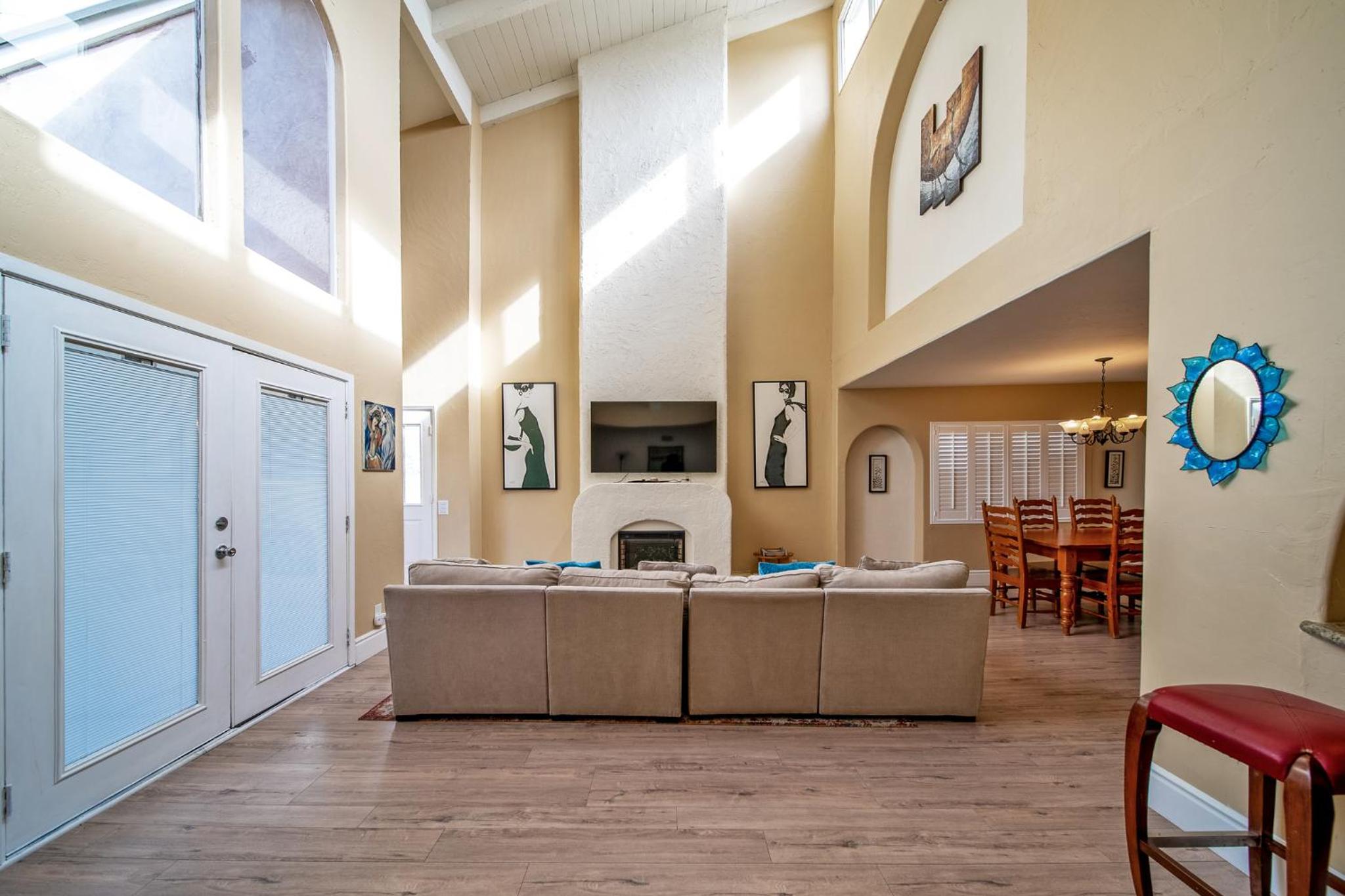 Pet Friendly Gem Near the Beach and Shopping