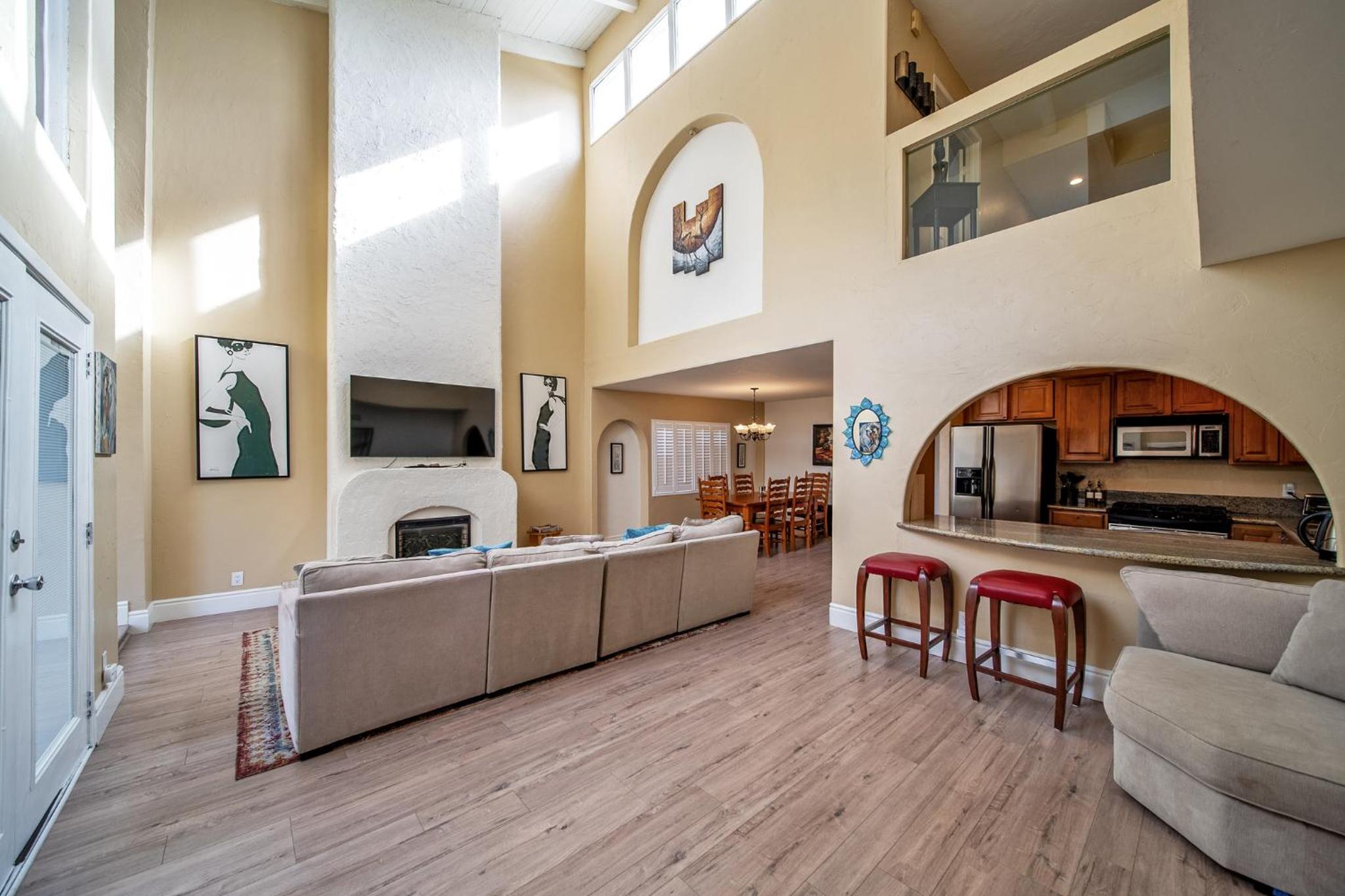 Pet Friendly Gem Near the Beach and Shopping