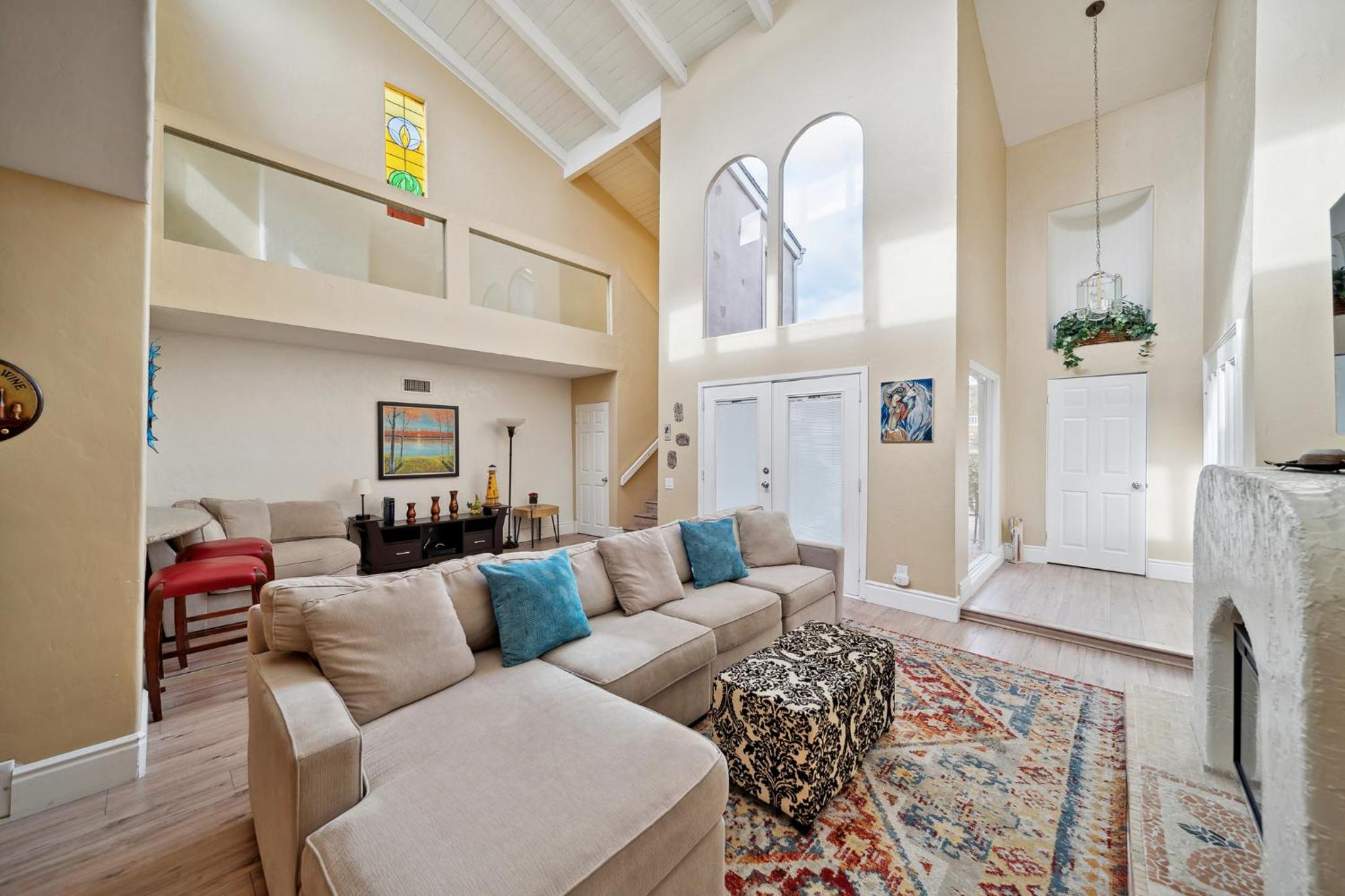 Pet Friendly Gem Near the Beach and Shopping