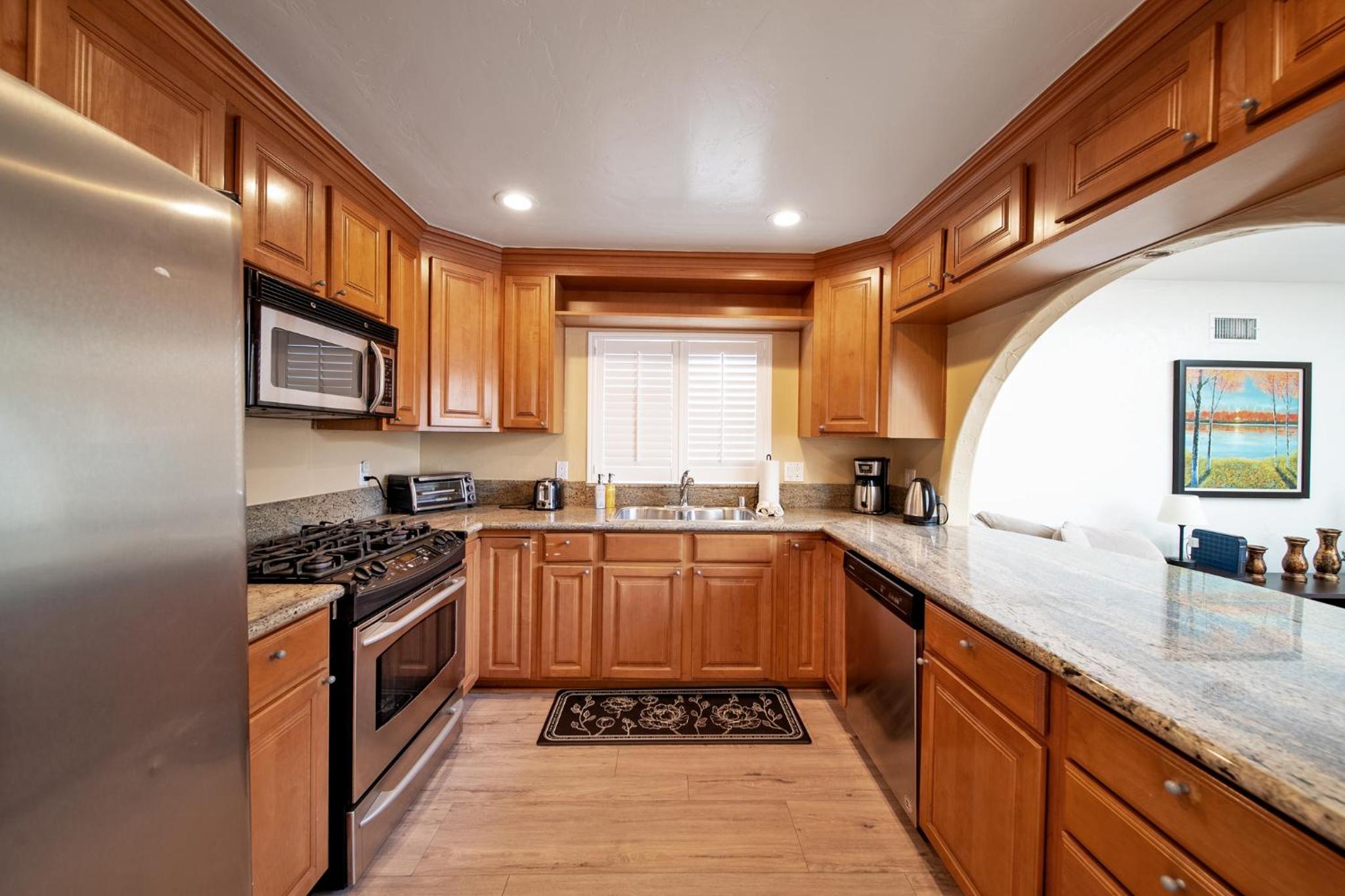 Pet Friendly Gem Near the Beach and Shopping