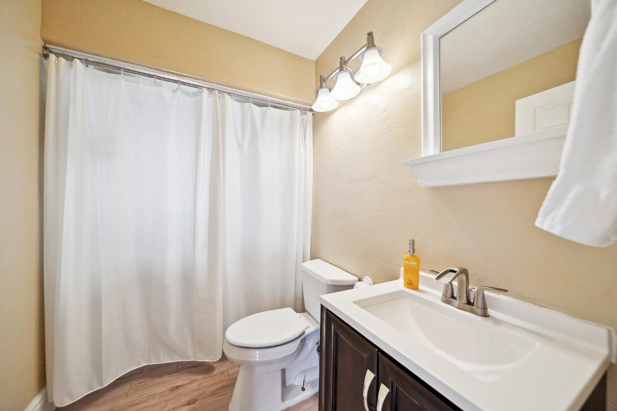 Pet Friendly Gem Near the Beach and Shopping