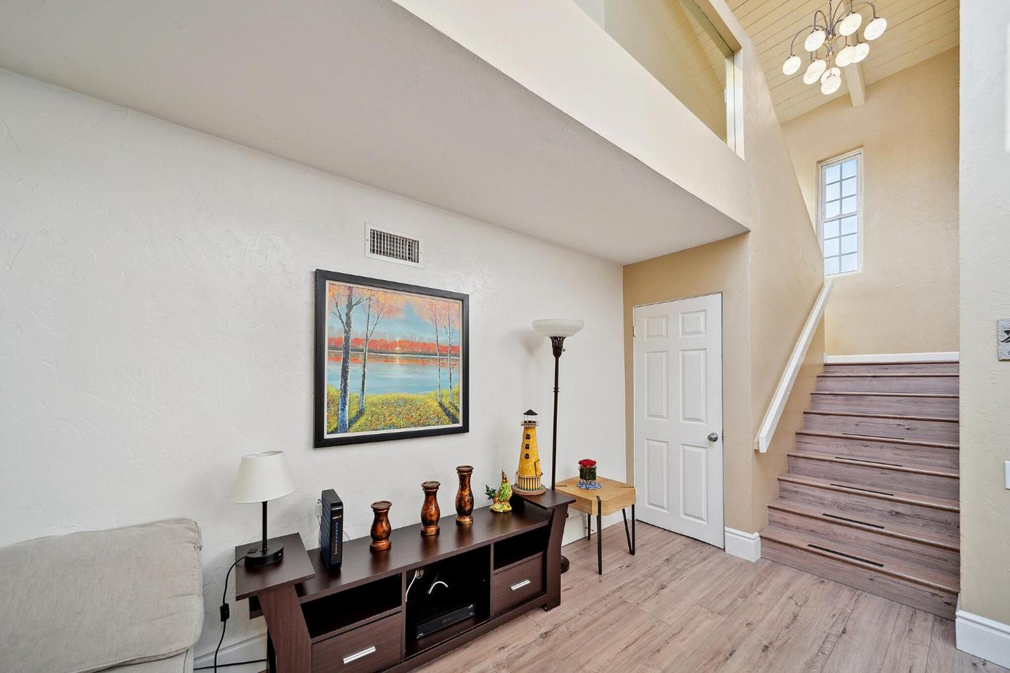 Pet Friendly Gem Near the Beach and Shopping