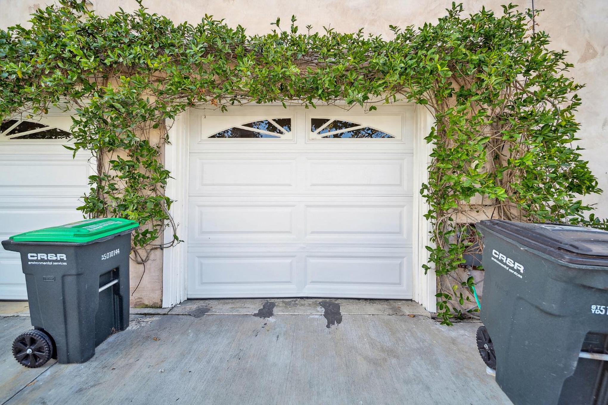 Pet Friendly Gem Near the Beach and Shopping