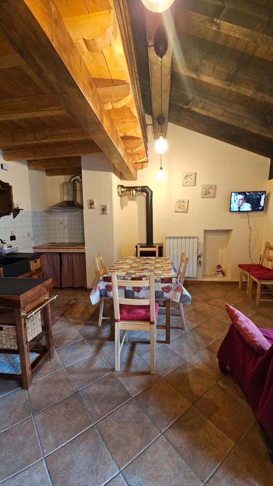 Petit Royal - Maisons de Charme Valle d'Aosta - Appartamento per 6 persone - con Balcone, Giardino e Soppalco view 2
