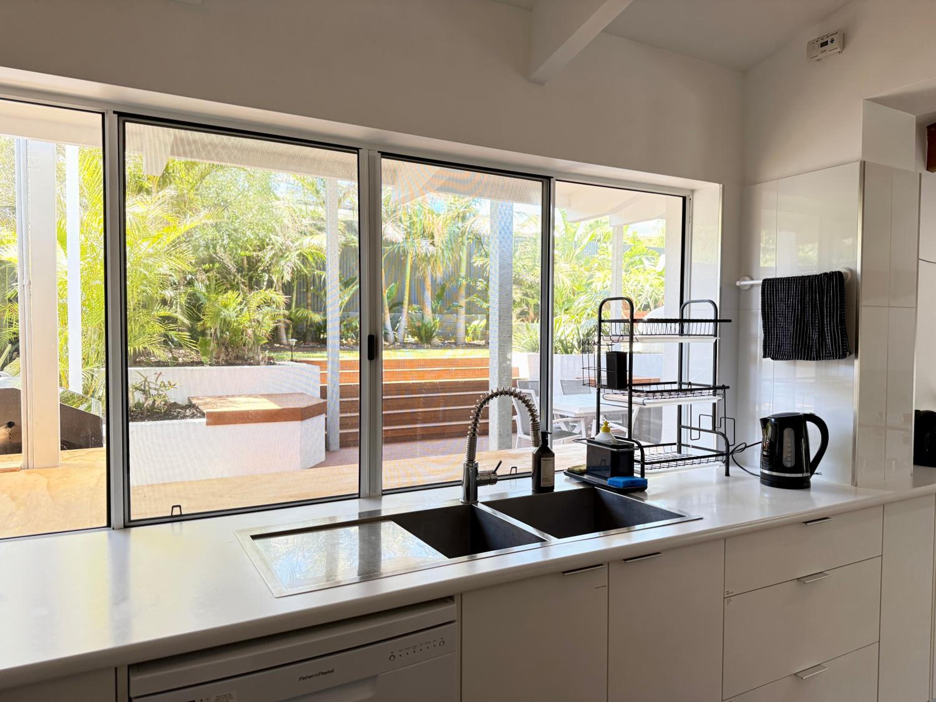 Oceanview Sunset Villa Hallett Cove 3BR 2Bath Large Deck Free Parking