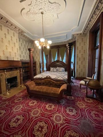 Henderson Castle Inn view 2
