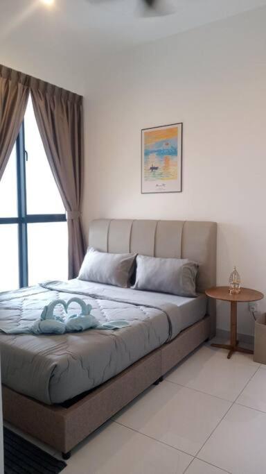 Sky Trees 2 Bedroom 1 Living Room Netflix Private Car Park A16A
