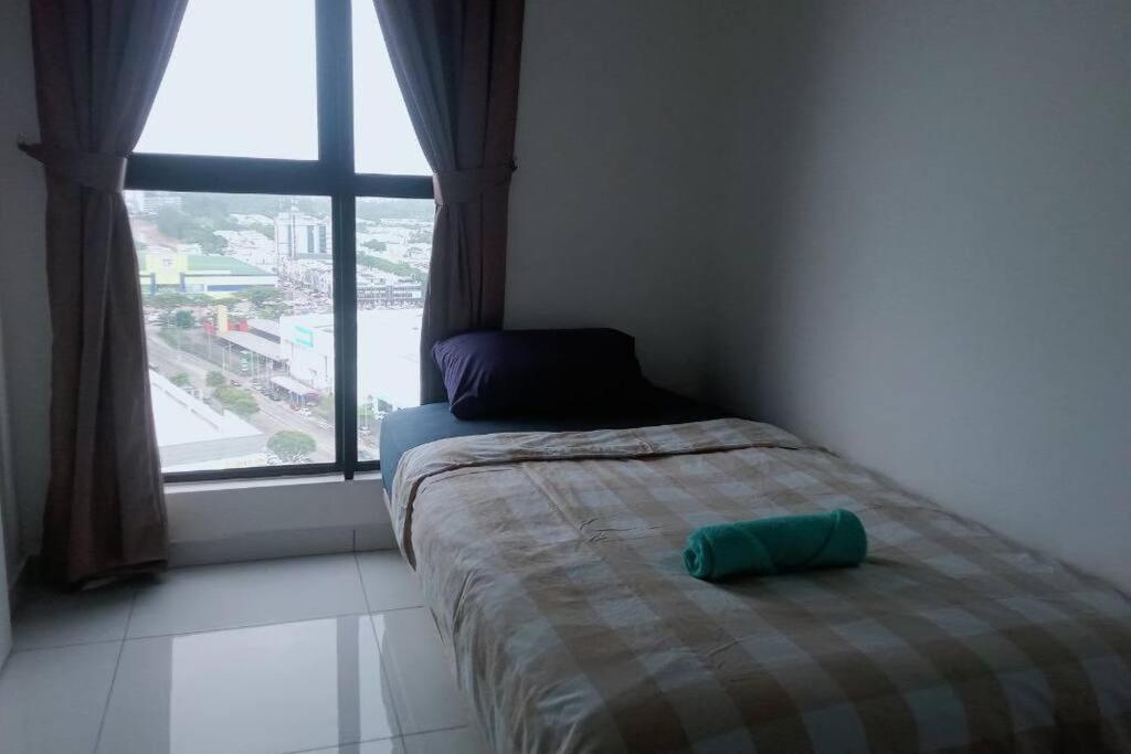 Sky Trees 2 Bedroom 1 Living Room Netflix Private Car Park A16A
