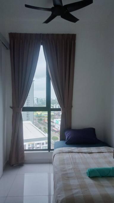 Sky Trees 2 Bedroom 1 Living Room Netflix Private Car Park A16A