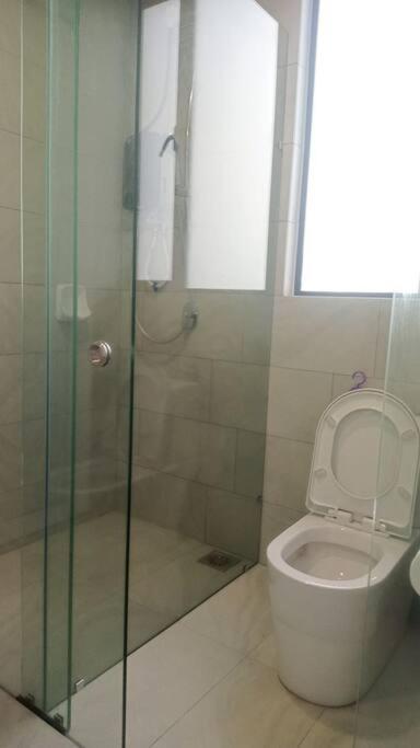 Sky Trees 2 Bedroom 1 Living Room Netflix Private Car Park A16A