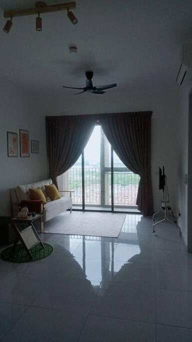 Sky Trees 2 Bedroom 1 Living Room Netflix Private Car Park A16A