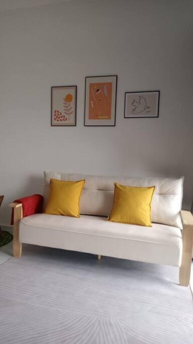 Sky Trees 2 Bedroom 1 Living Room Netflix Private Car Park A16A