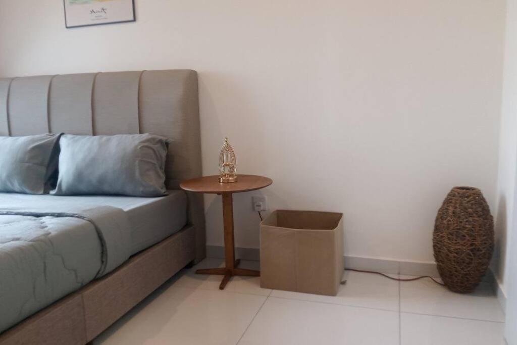 Sky Trees 2 Bedroom 1 Living Room Netflix Private Car Park A16A