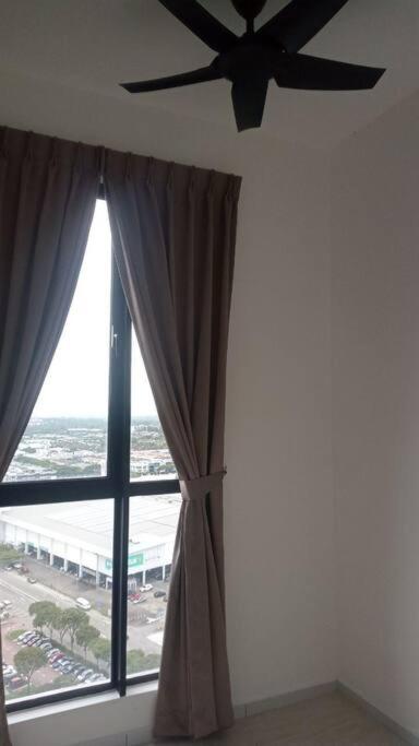 Sky Trees 2 Bedroom 1 Living Room Netflix Private Car Park A16A