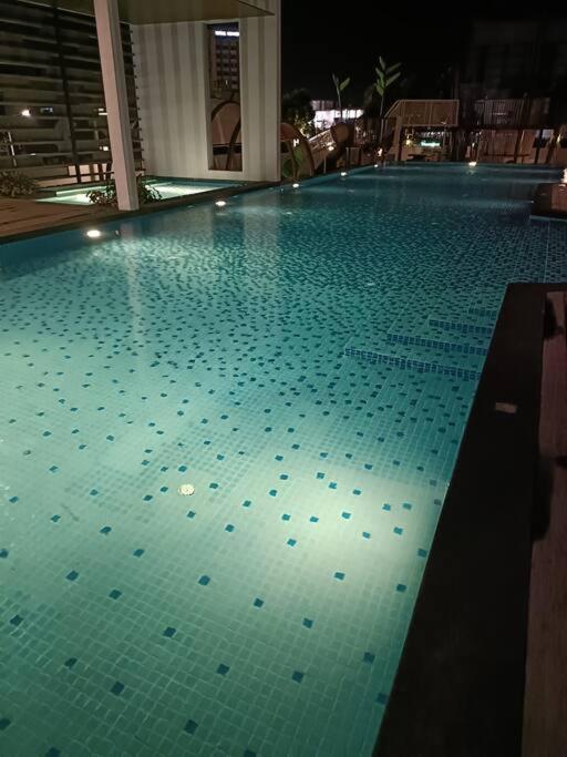 Sky Trees 2 Bedroom 1 Living Room Netflix Private Car Park A16A