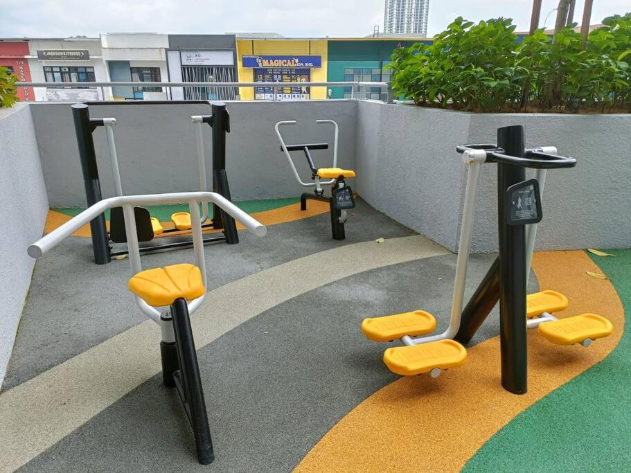 Sky Trees 2 Bedroom 1 Living Room Netflix Private Car Park A16A