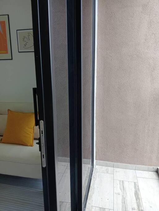 Sky Trees 2 Bedroom 1 Living Room Netflix Private Car Park A16A