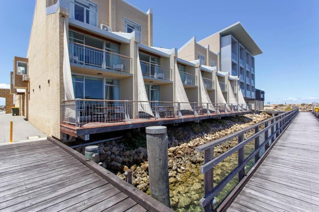 Waterfront Escape on Fishermans Wharf w Ocean View