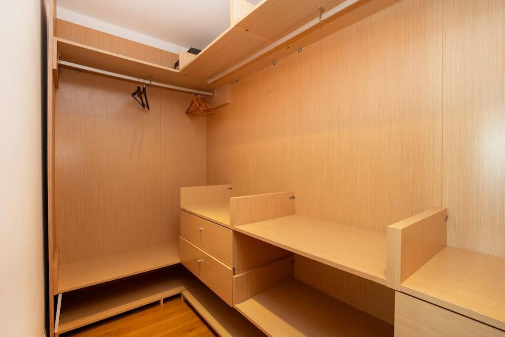 River View Luxury Apartment view 4
