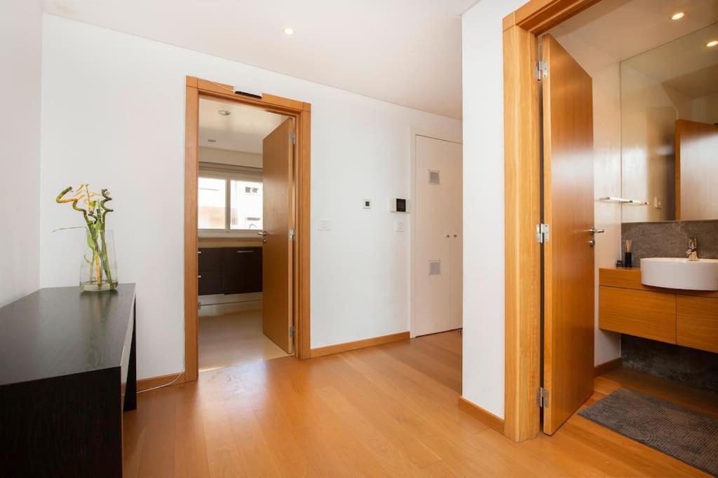 River View Luxury Apartment view 5