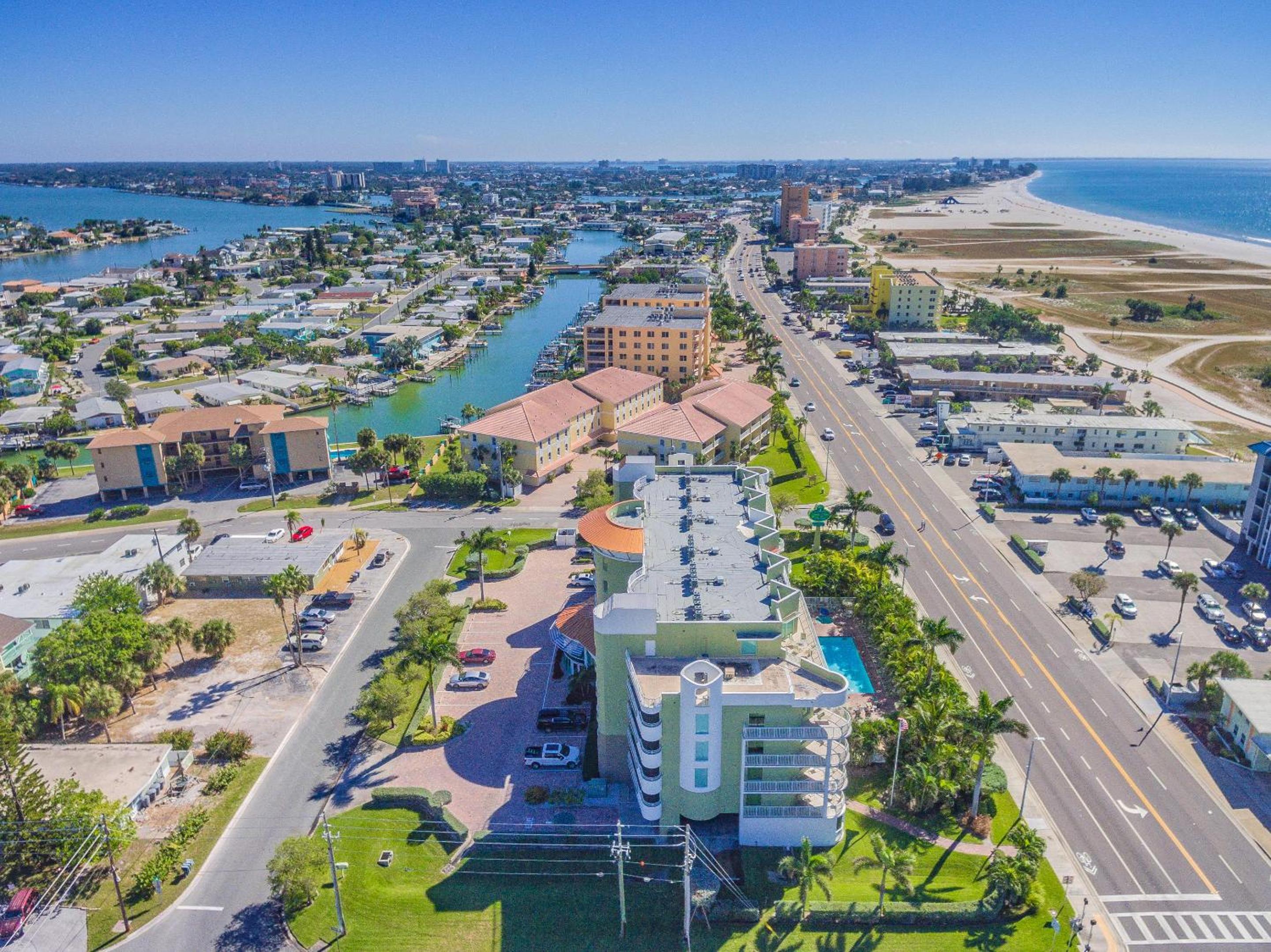 Hotel Crystal Palms 307