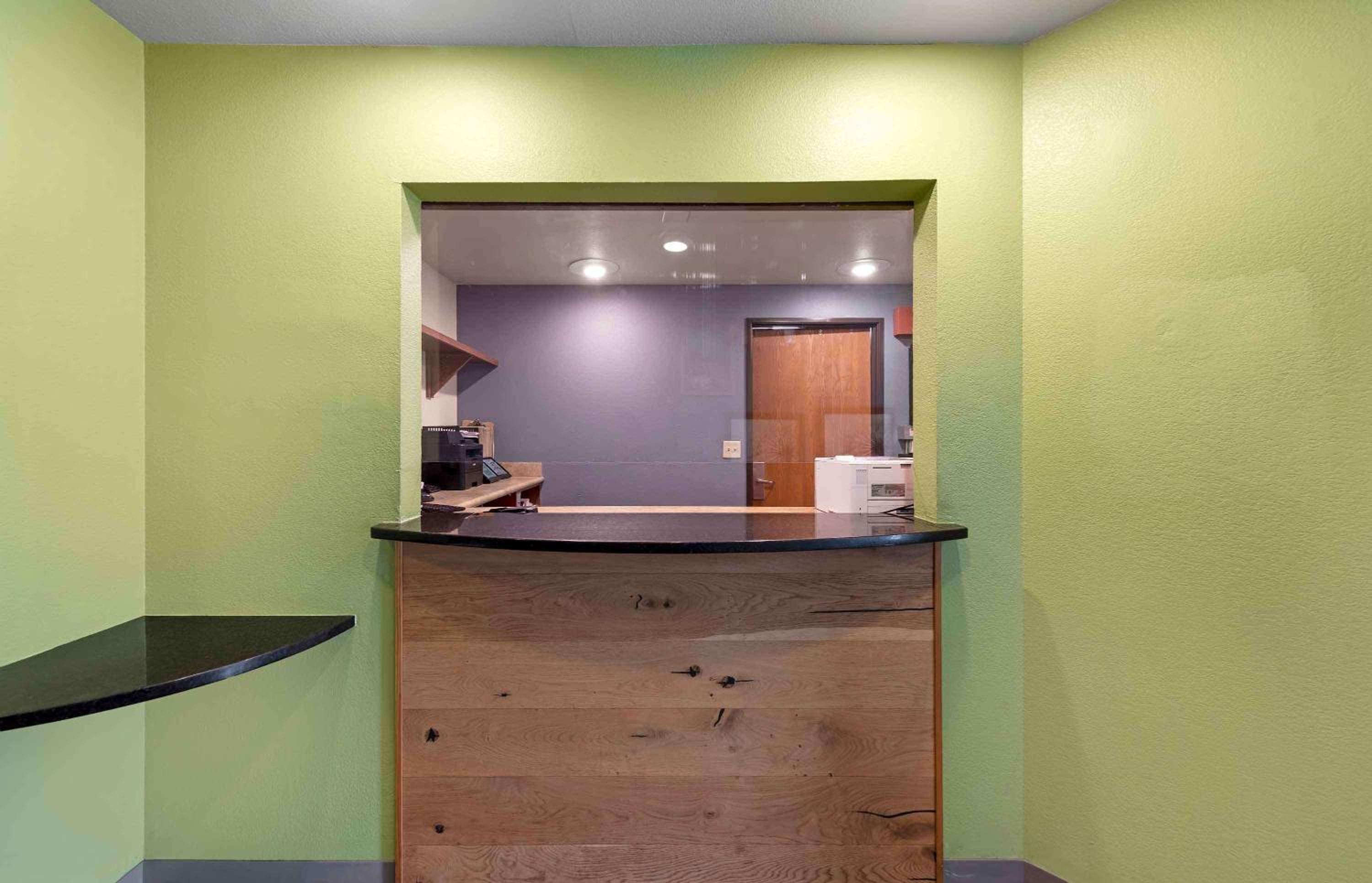 Studio 6 Extended Stay Birmingham Pelham AL