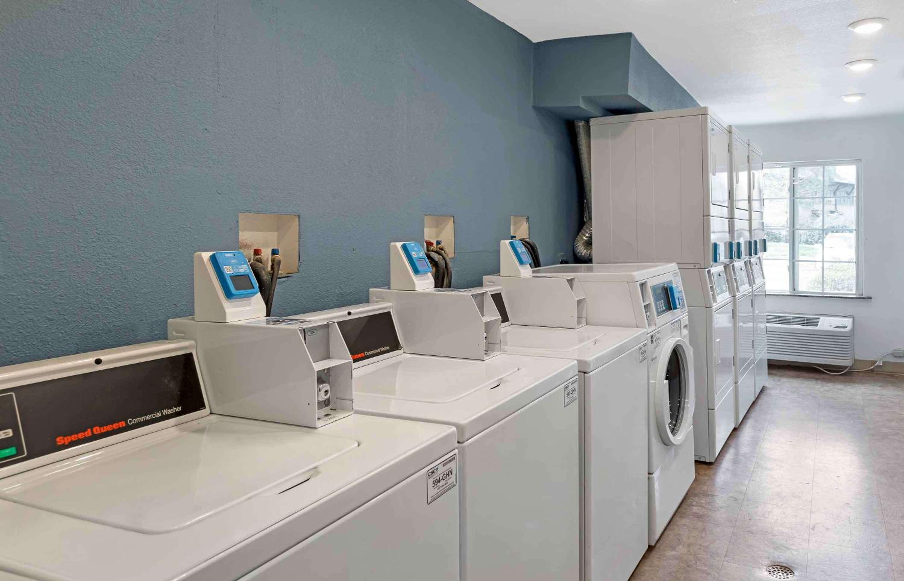 Studio 6 Extended Stay Birmingham Pelham AL