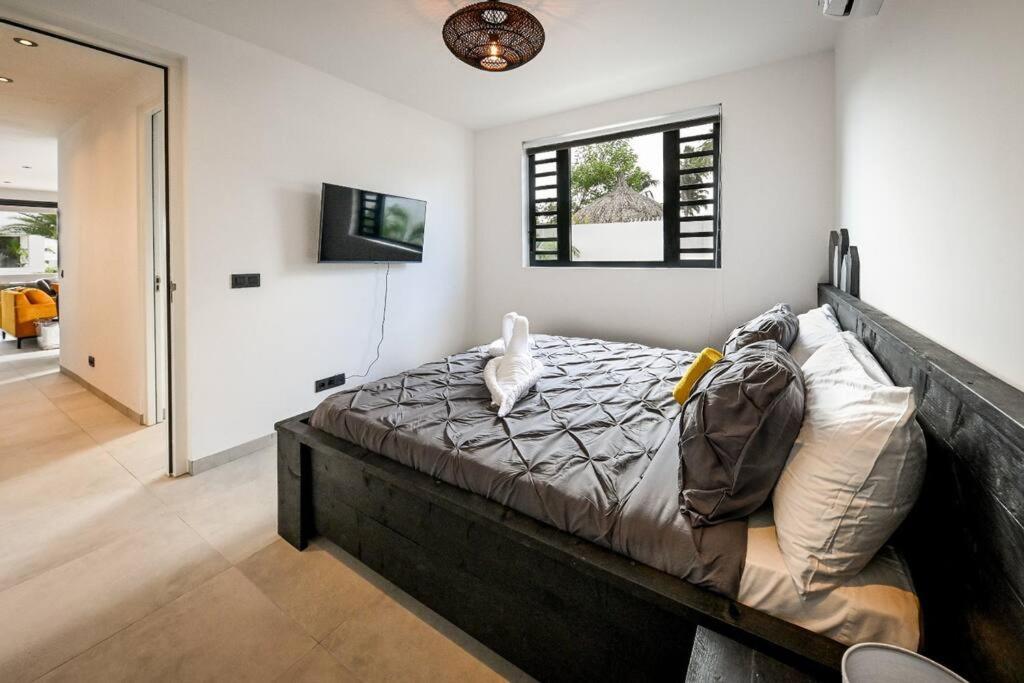 Rejuvenate in Private Condo Minutes from Jan Thiel