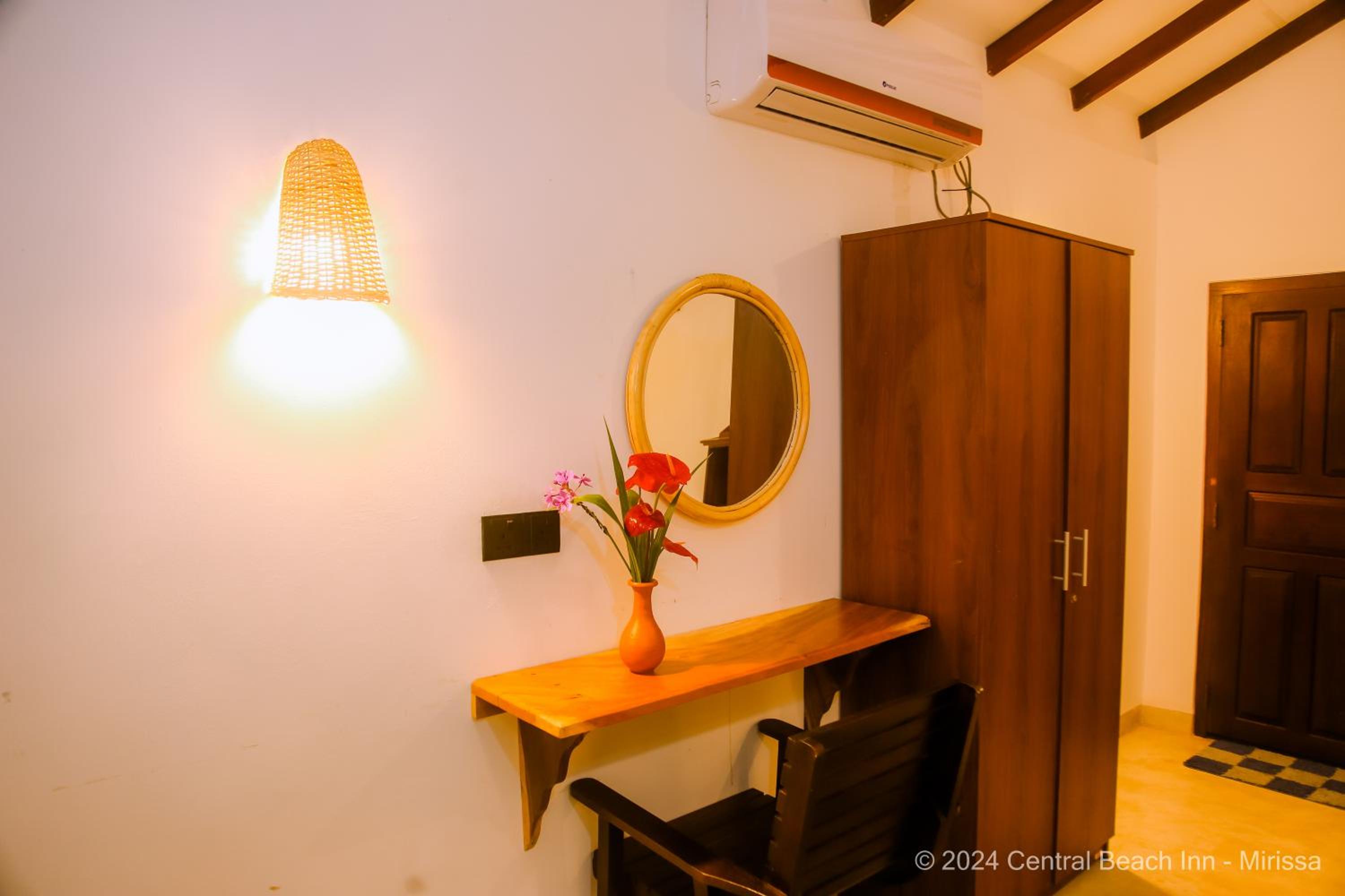 Central Beach Inn