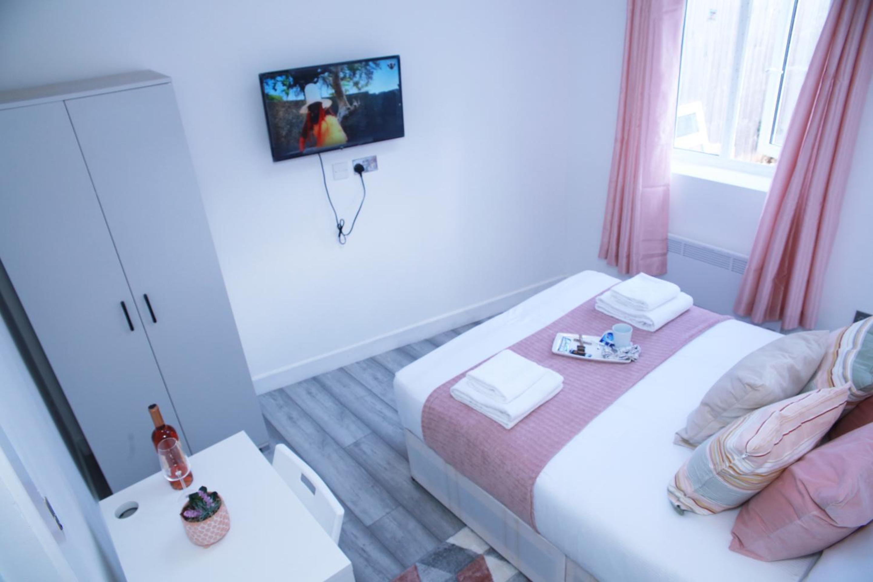 Harrow Luxury flat With free parking.