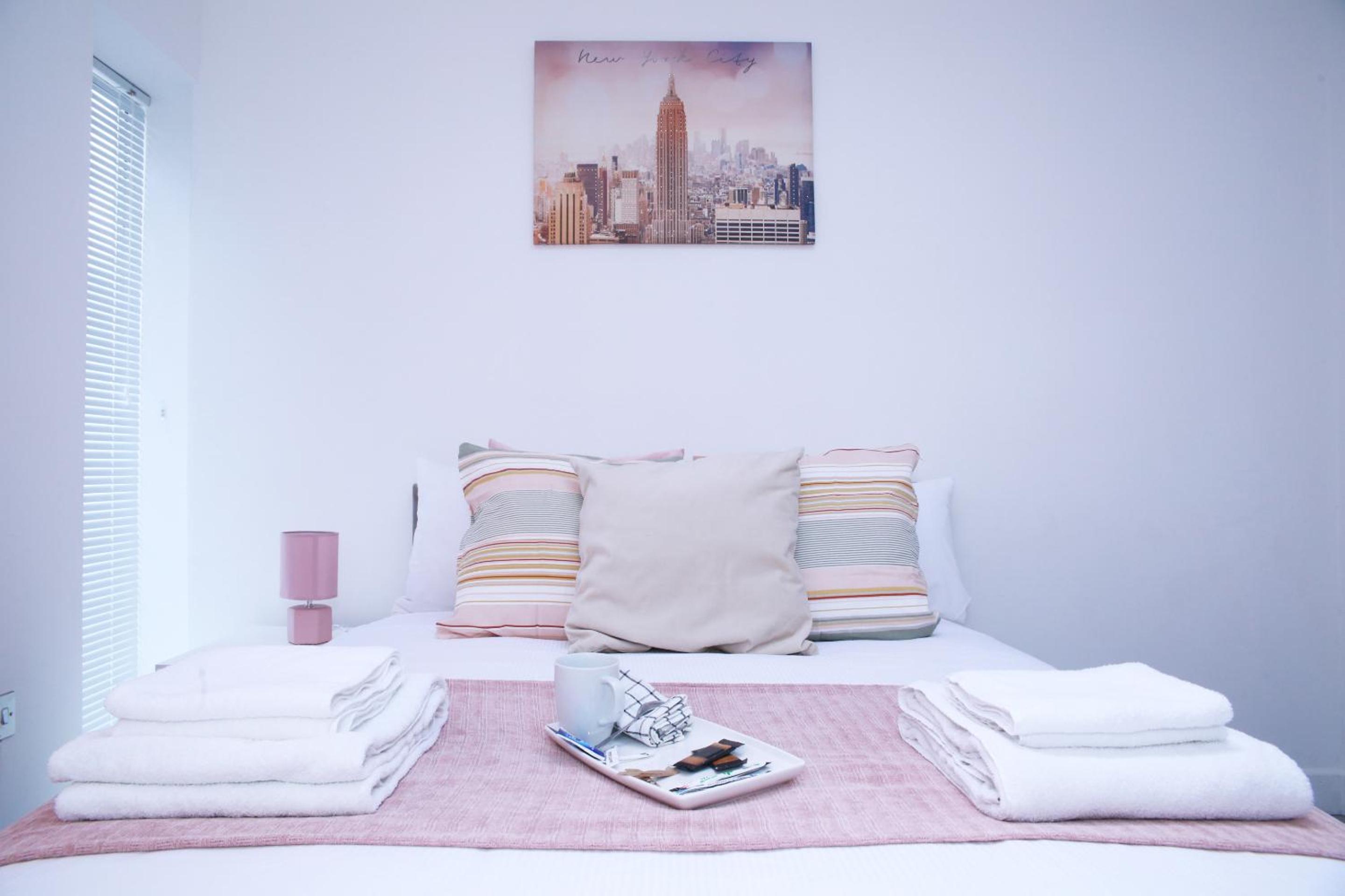 Harrow Luxury flat With free parking.