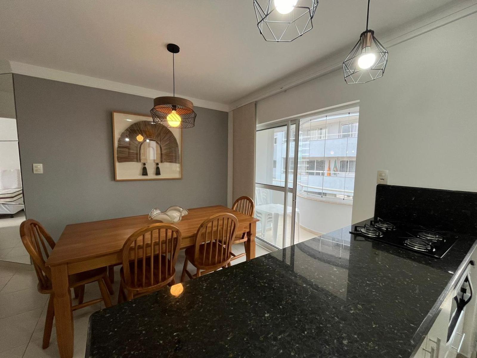 Cód 78 - Belo apartamento à 80m do mar