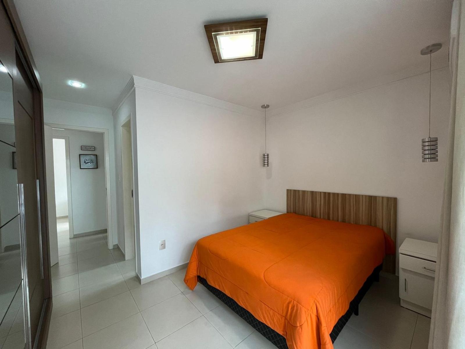 Cód 78 - Belo apartamento à 80m do mar