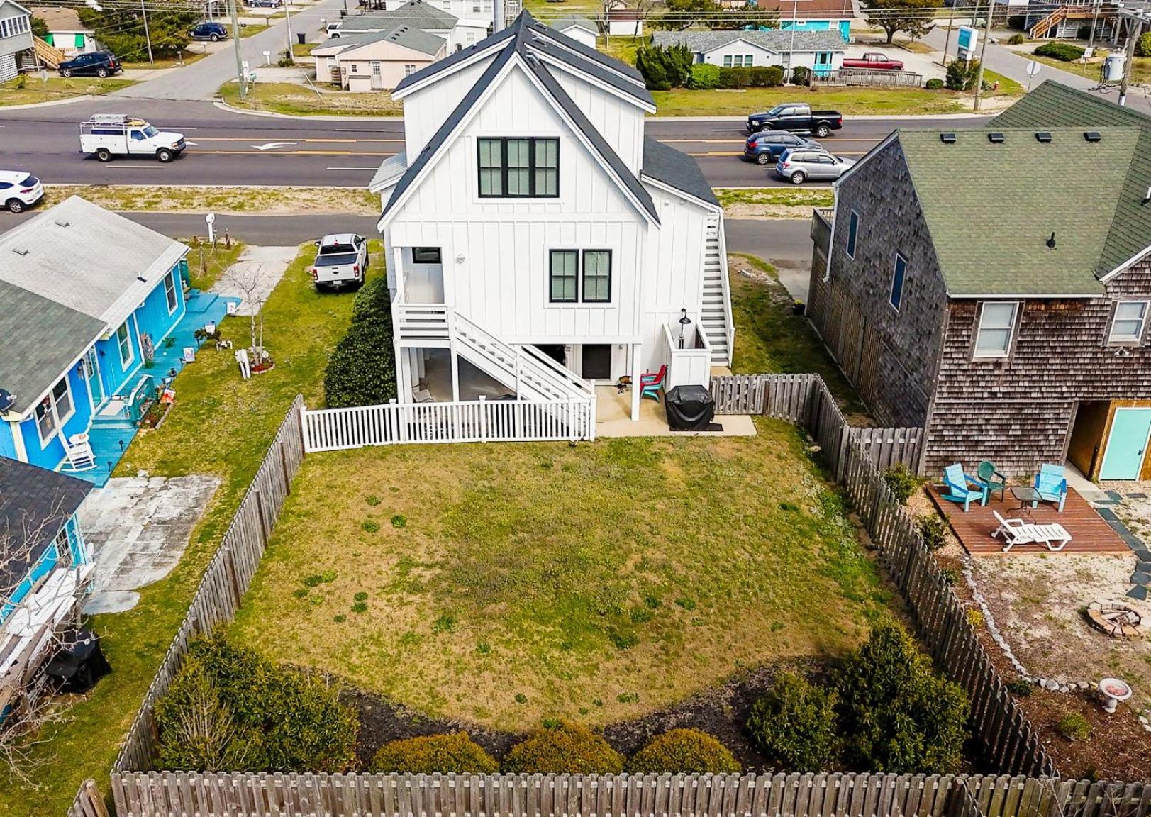 5044 La Casa Blanca 2 Min Drive to Beach view 2