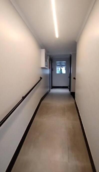 Apto 02 quartos climatizados rua 701 centro Balneário Camboriú SC