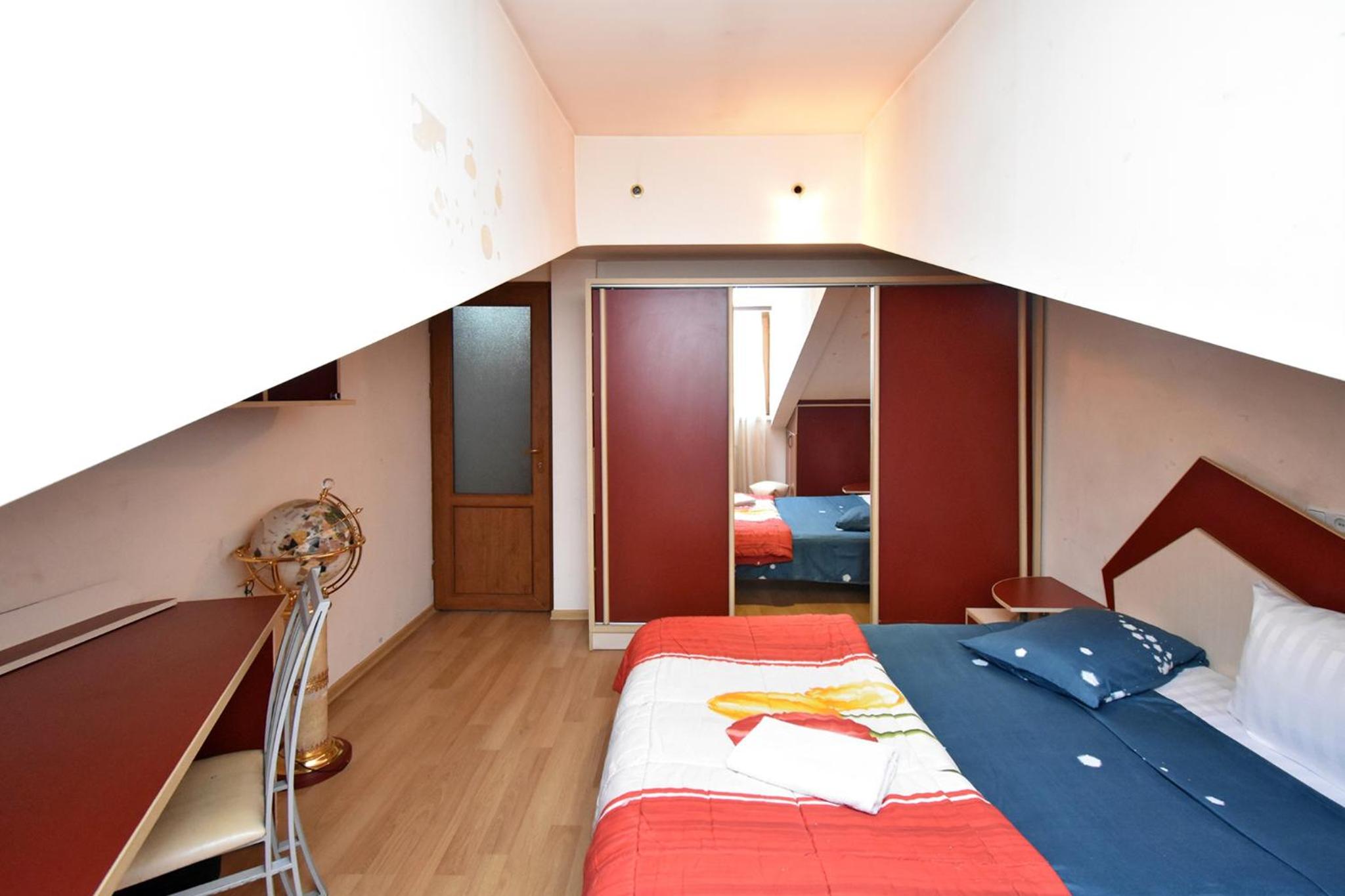 H D Guest House