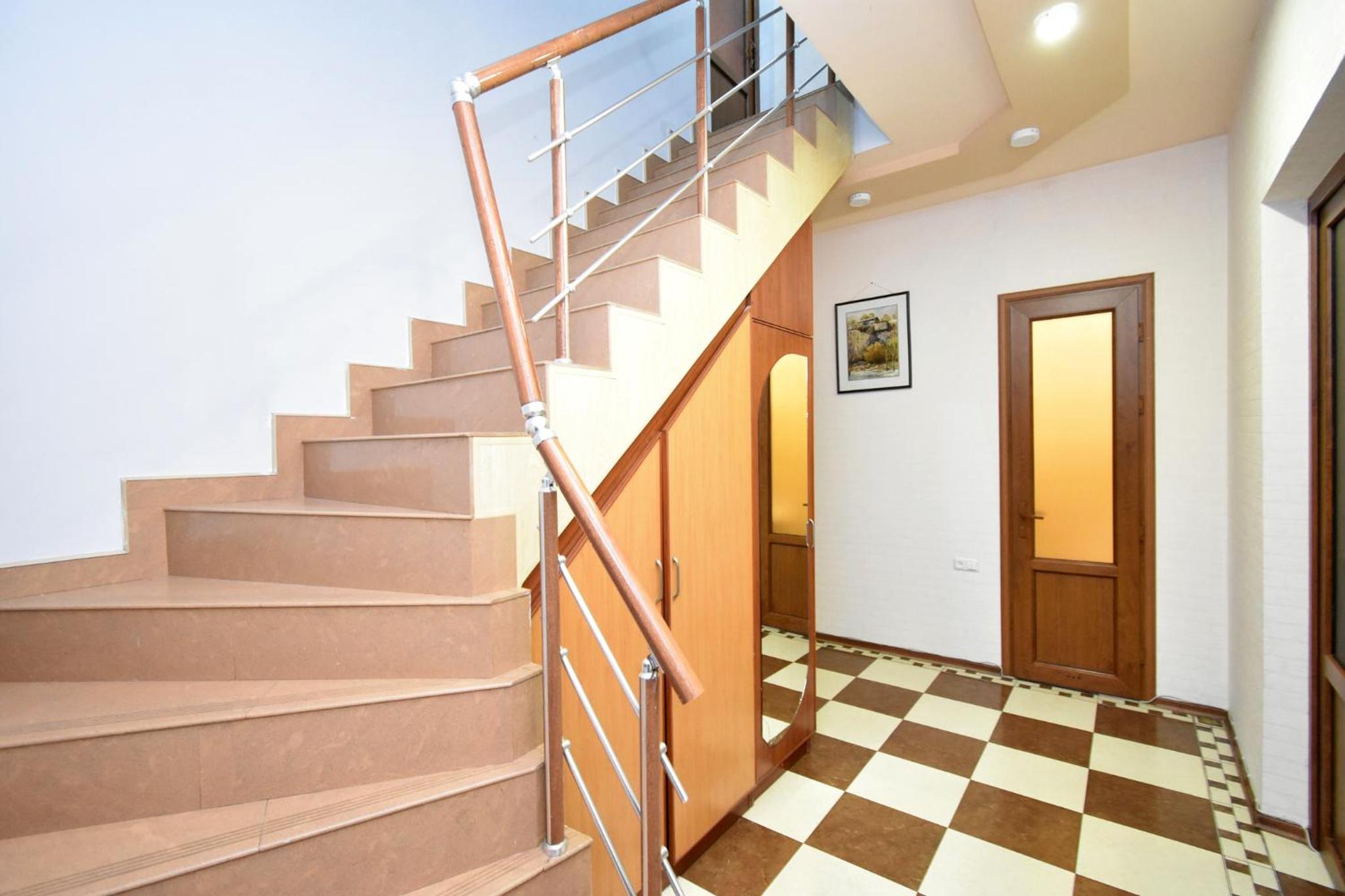 H D Guest House