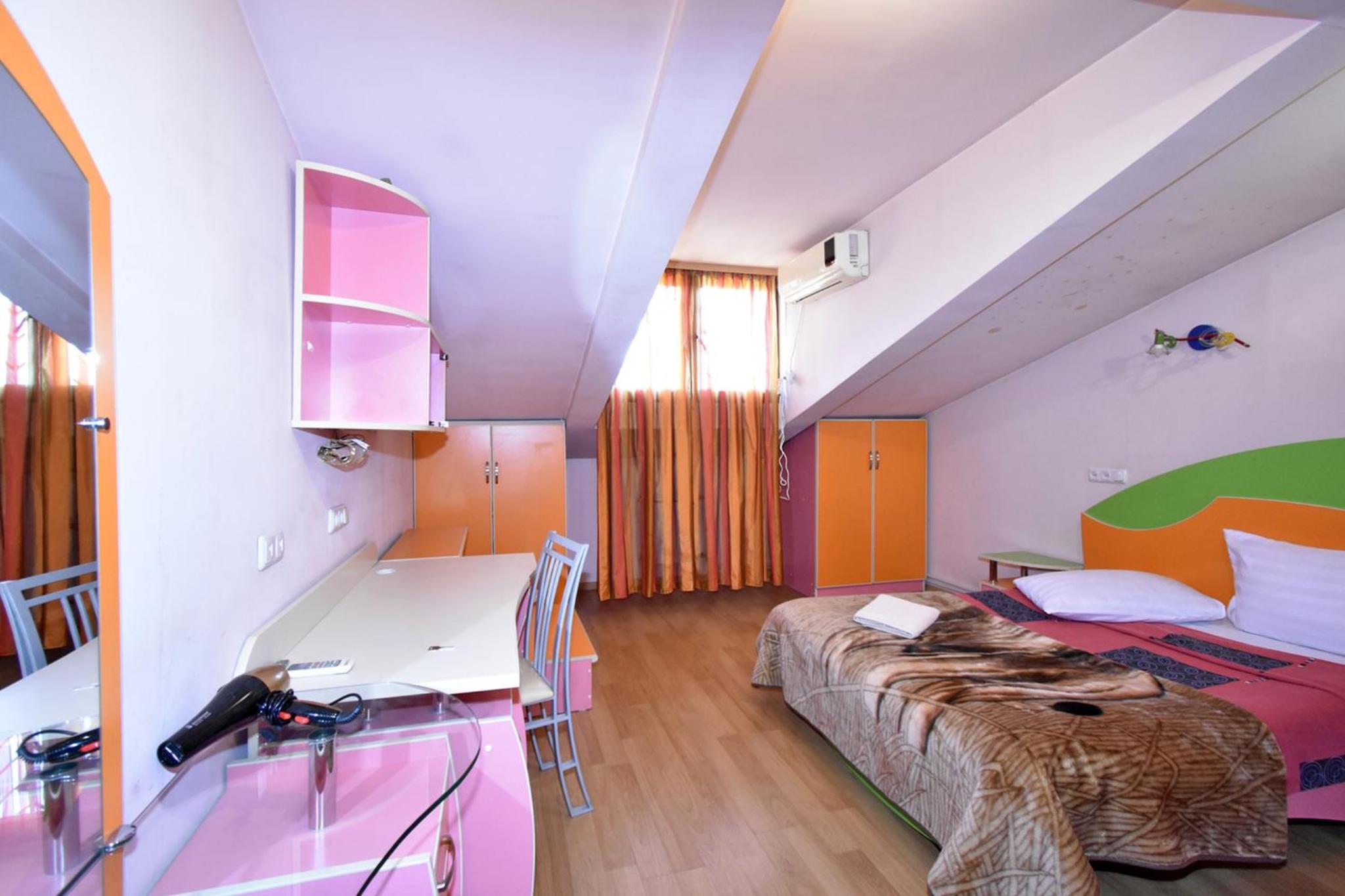 H D Guest House