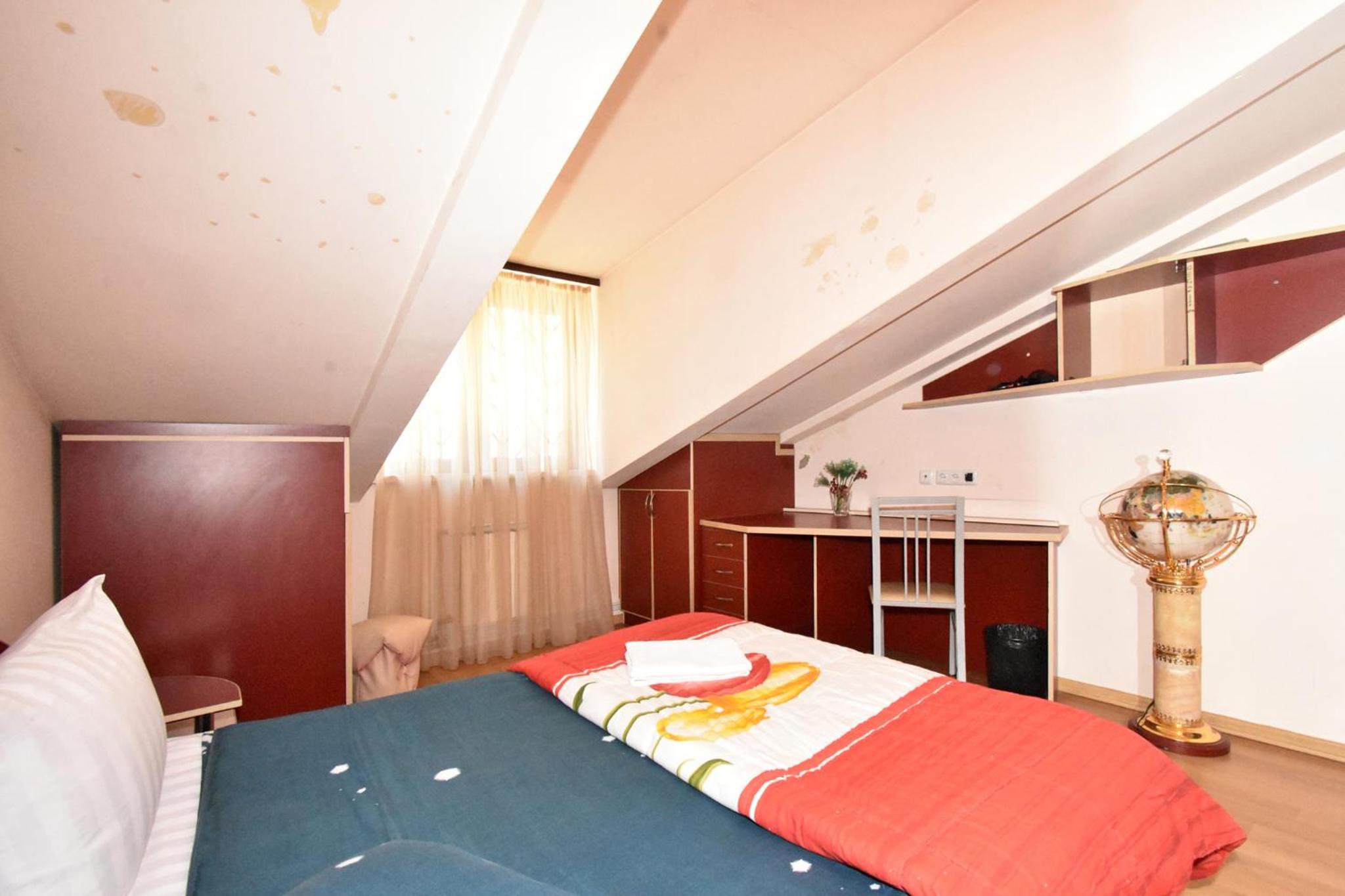 H D Guest House
