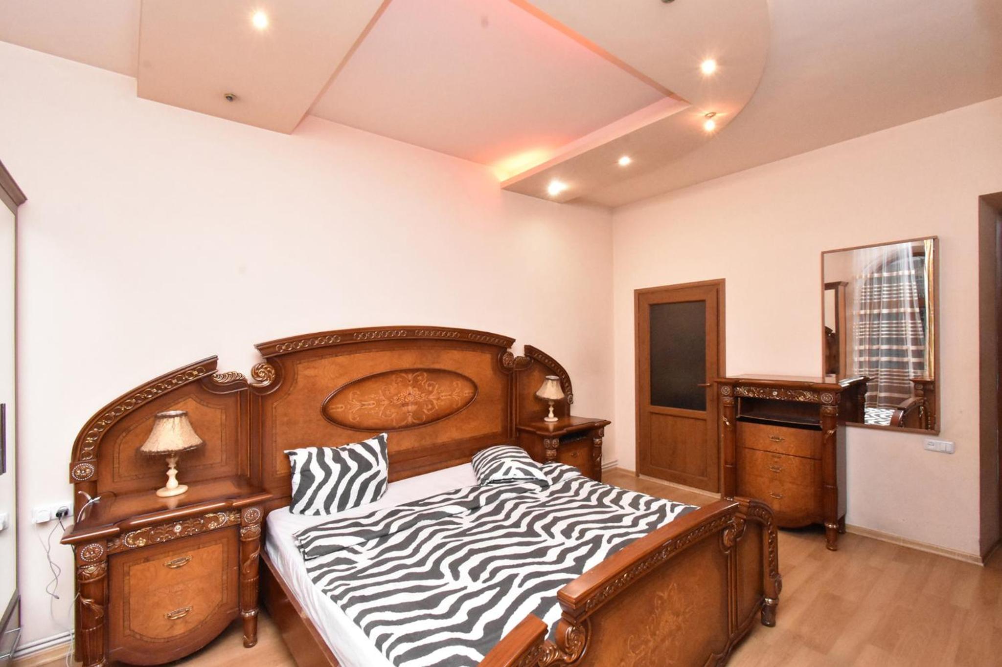 H D Guest House