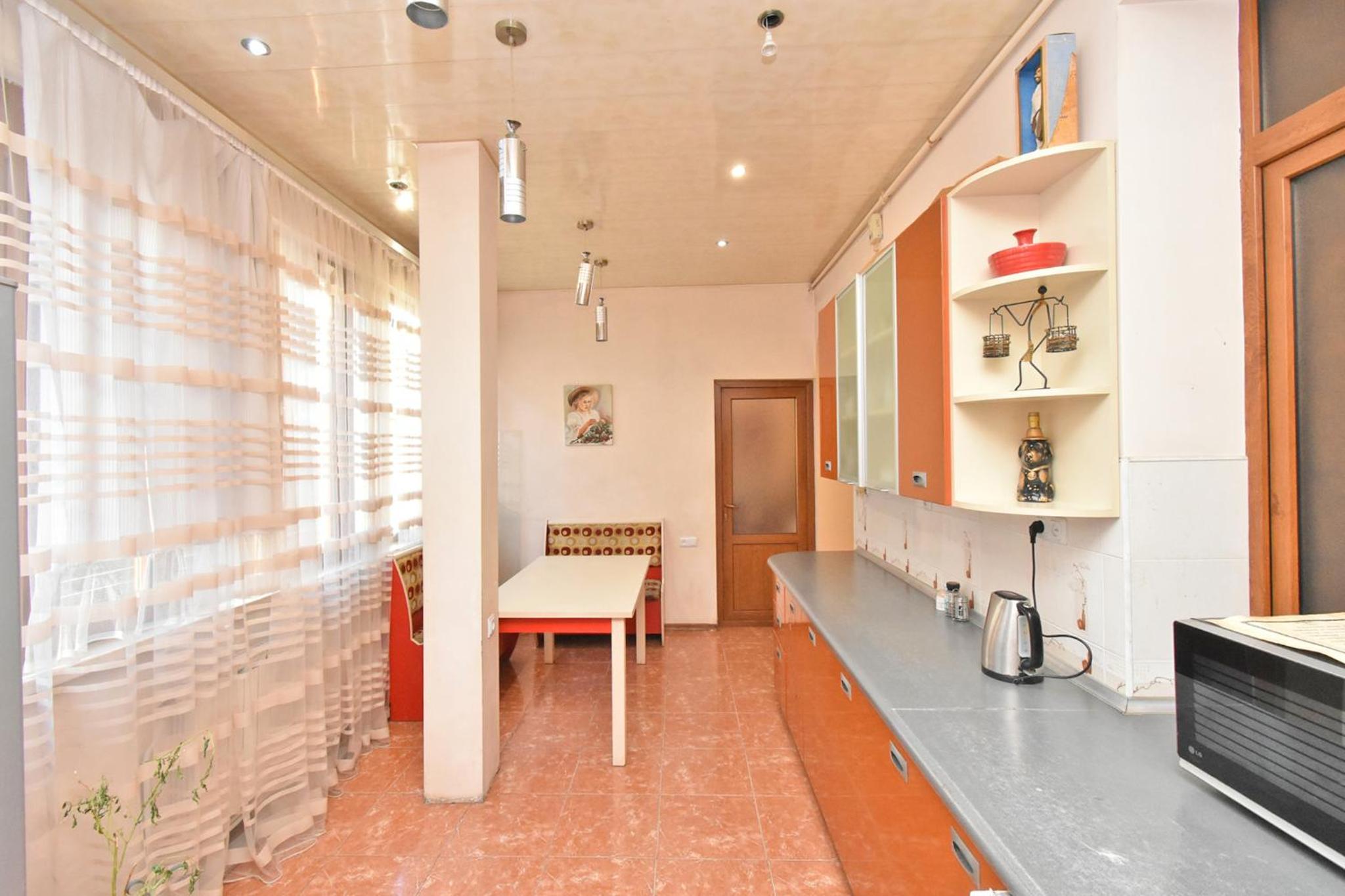 H D Guest House