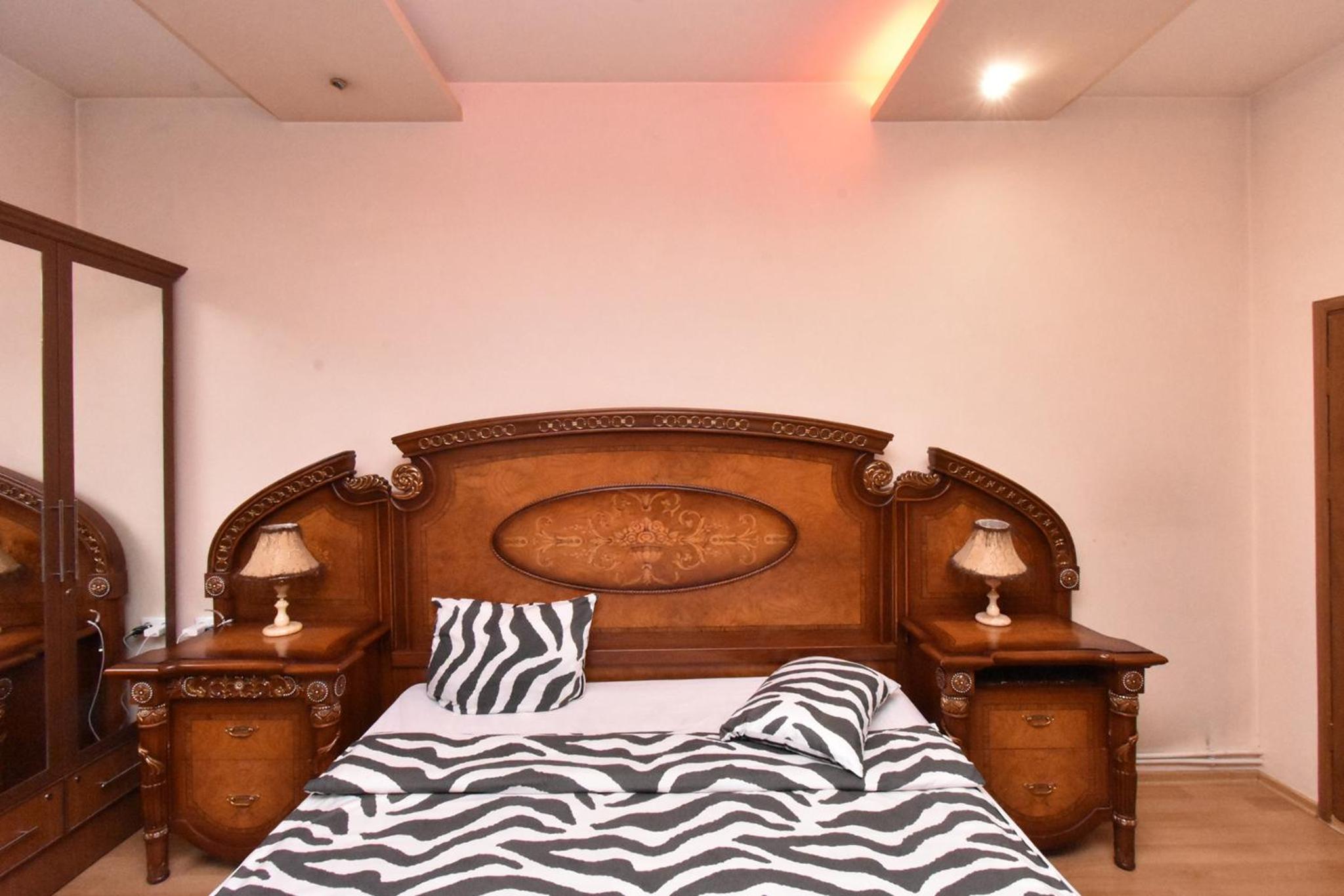 H D Guest House