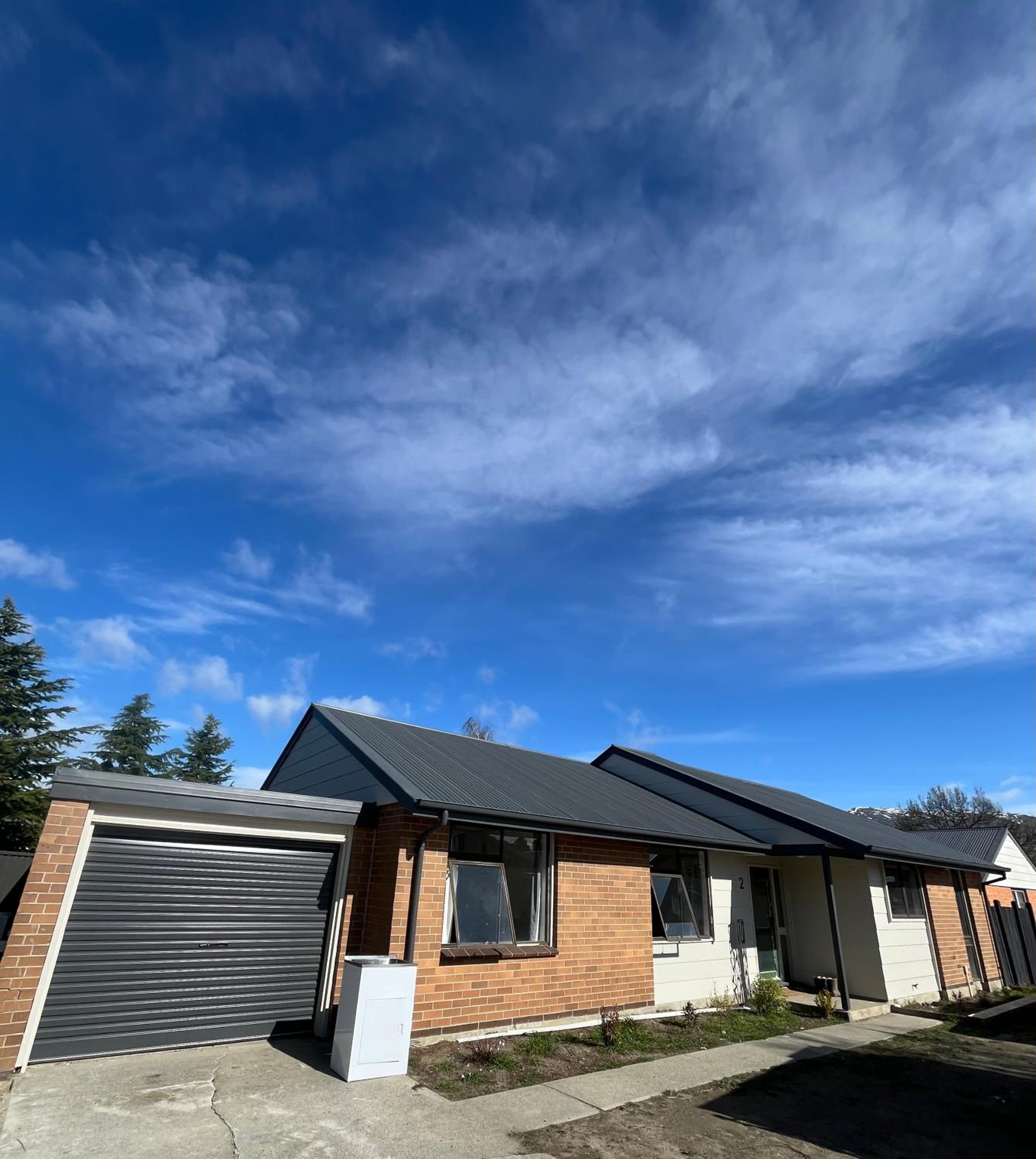 Hotel Whole holiday home and spa in sunny Cromwell - Image 1